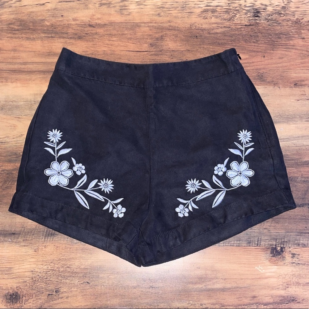 Hollister black soft shorts w/ white embroidered flowers